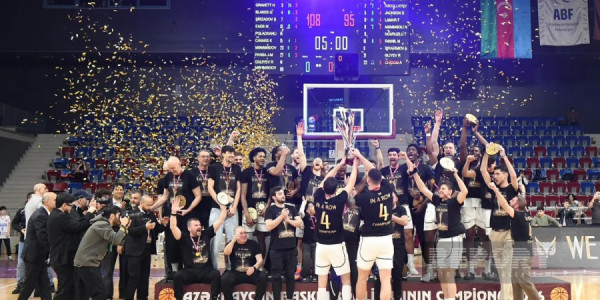 "Sabah"a çempionluq kuboku təqdim edilib