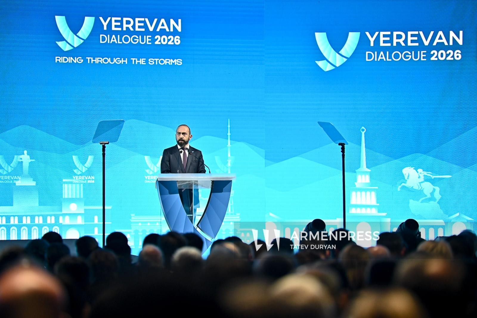 Mirzoyan: Ermənistan balanslaşdırılmış xarici siyasət yürütmək üçün suveren seçim edib