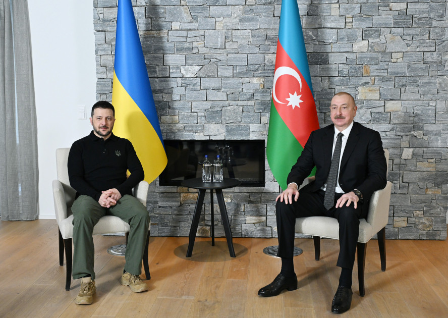 Zelenski İlham Əliyevə zəng edib