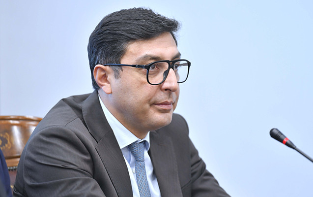 Müşavirini bu liseyə direktor təyin etdi - Foto