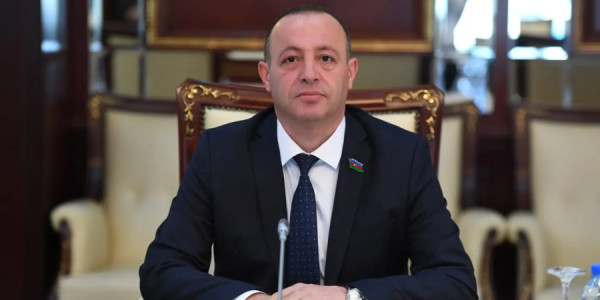 Deputat: Bolşeviklərin adlarını daşıyan küçə adlarının dəyişdirilməsi məsələsinə yenidən baxılmalıdır