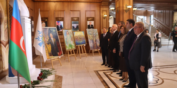 Yasamal rayonunda “Ümummilli Lider Heydər Əliyev irsi: Müstəqil Azərbaycanın memarı və milli dirçəlişin müəllifi” mövzusunda tədbir keçirilib