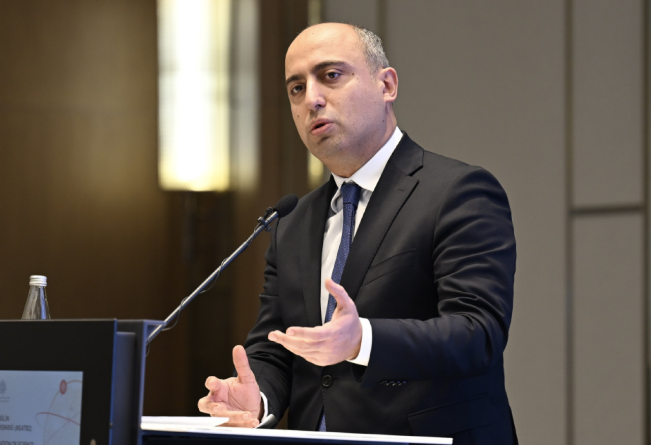 Emin Əmrullayev: Minifutbol turnirlərinin keçirilməsi gənclərin idmana marağının artmasında rol oynayır