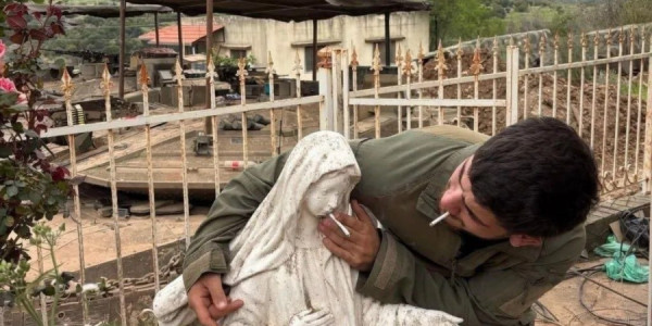 İsrail əsgəri Məryəm Ana heykəlini təhqir edib