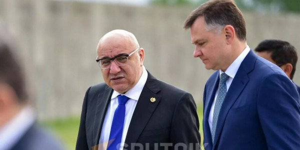 Zelenskinin İrəvan səfəri Rusiya-Ermənistan münasibətlərini gərginləşdirir