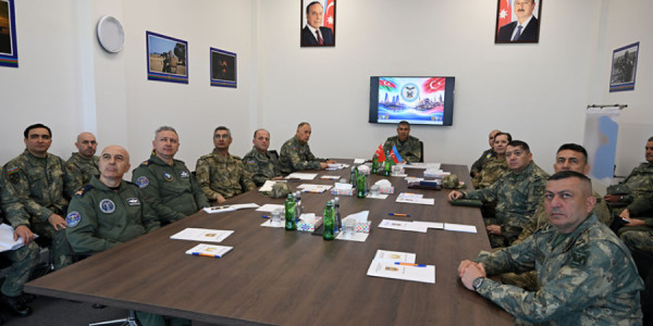 Müdafiə Nazirliyinin rəhbərliyi birgə taktiki-xüsusi təlimin gedişatını izləyib
