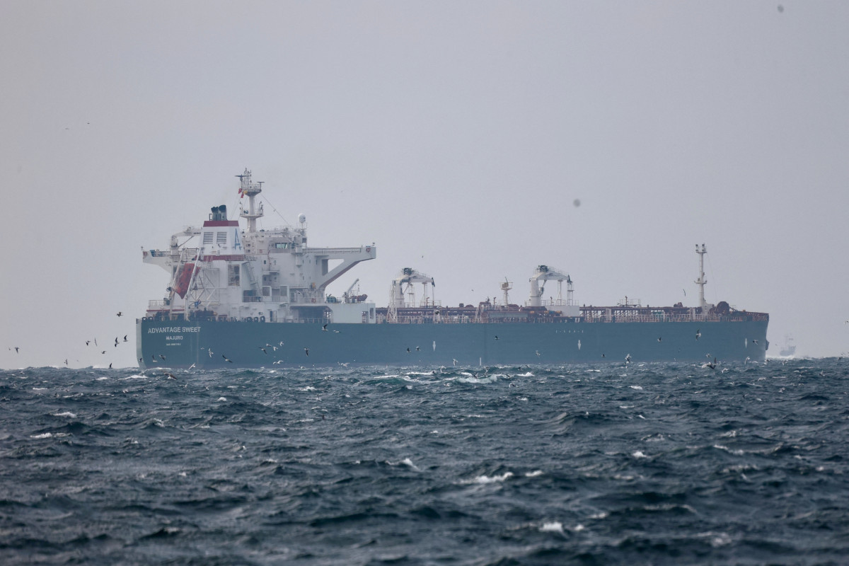 Oman körfəzində gərginlik: tanker saxlanılıb