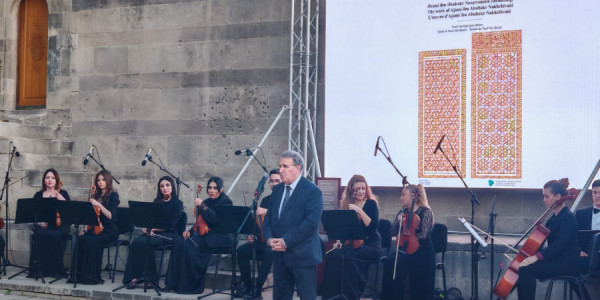İsa Həbibbəyli: Əcəmi Naxçıvanin Azərbaycan arxitekturasında özünəməxsus fəaliyyəti olub