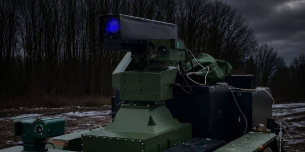 Ukrayna yeni “Trizub” lazer silahını sınaqdan keçirdi