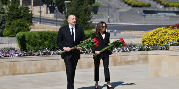 Faşizm üzərində Qələbə uğrunda mübarizədə həlak olan Azərbaycan övladlarının xatirəsi ehtiramla anılıb