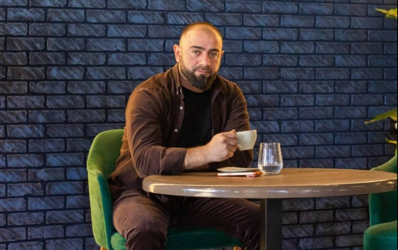 İş adamı restorandan çıxarkən güllələnib -