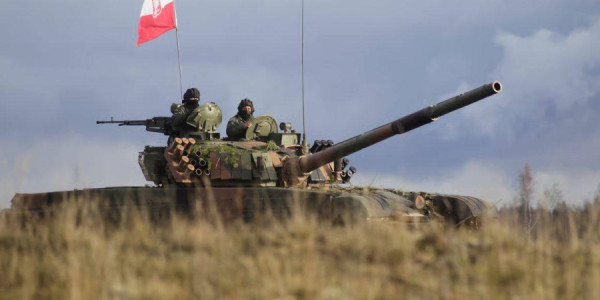 Polşa Aİ ilə 43,7 milyard avroluq müdafiə krediti imzalayıb