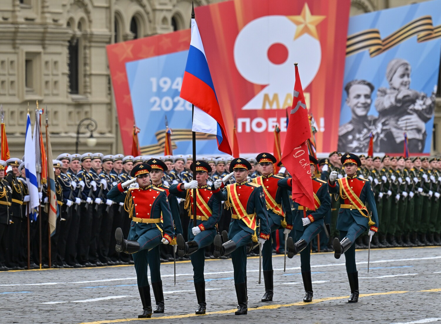 9 May paradı Rusiyanın gücündən çox narahatlığını üzə çıxardı