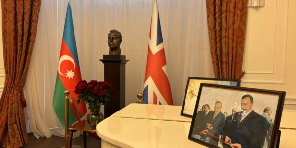 Londonda Ulu Öndər Heydər Əliyevin anadan olmasının 103-cü ildönümü münasibətilə tədbir keçirilib