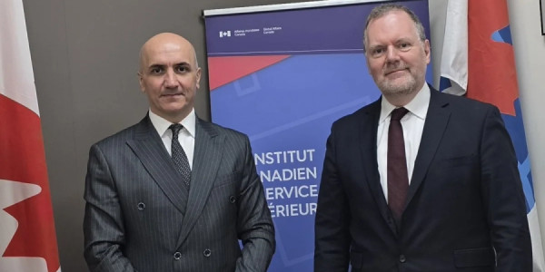 Azərbaycanla Kanada arasında əlaqələr müzakirə edilib