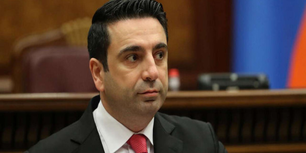 Simonyan Rusiya ilə münasibətlərdən danışıb