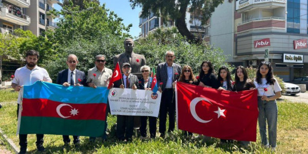 İzmirdə Heydər Əliyevin anadan olmasının 103-cü ildönümü münasibətilə tədbir keçirilib