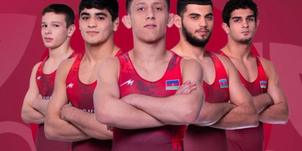 Azərbaycanın yeniyetmə güləşçiləri Avropa çempionatına üç medalla başlayıblar