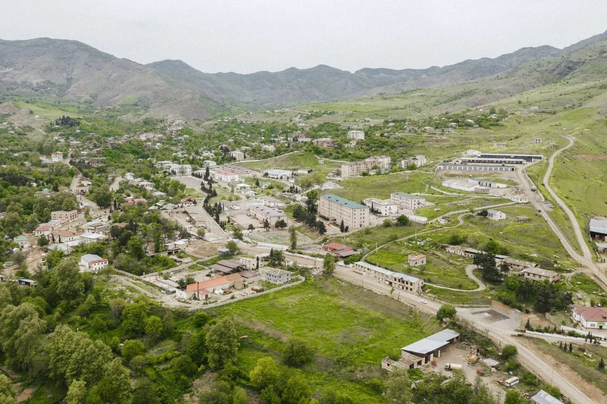 Növbəti köç karvanı Xocavəndə və Qırmızı Bazar qəsəbəsinə yola salınıb