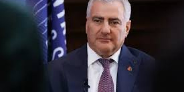 Karapetyan seçkilərə qədər Ermənistan əhalisinin demək olar hamısının Paşinyandan imtina edəcəyini bildirib