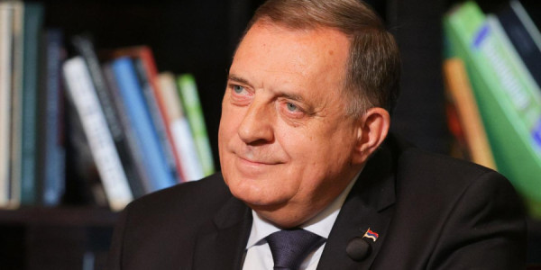 Bosniya serblərinin lideri Rusiya səfəri ilə bağlı təhdid alması iddialarına cavab verib