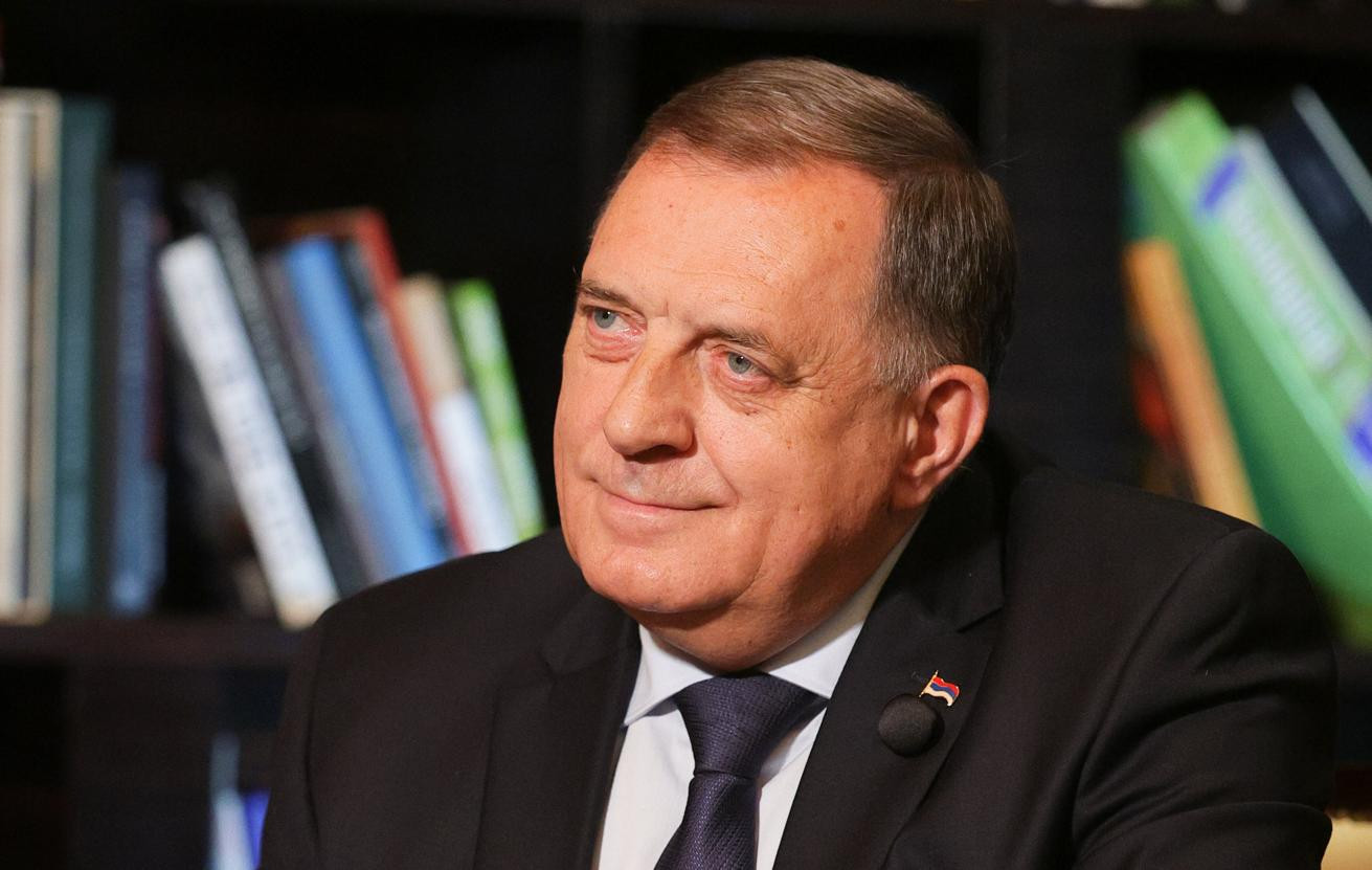 Bosniya serblərinin lideri Rusiya səfəri ilə bağlı təhdid alması iddialarına cavab verib