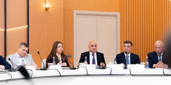 DİN yanında İctimai Şuranın təşəbbüsü ilə “Təhlükəsizlik və şəhərsalmanın müasir çağırışları” mövzusunda ictimai müzakirə keçirilmişdir