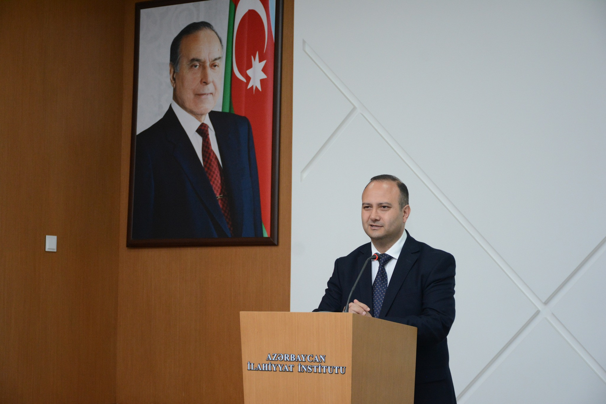 İlahiyyat İnstitutunda “Dini radikalizmin səbəbləri və onunla mübarizə metodları” mövzusunda tədbir keçirilib