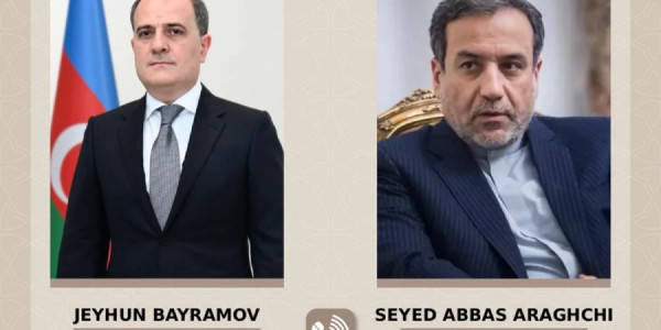 Azərbaycan və İran XİN başçıları regiondakı vəziyyətlə bağlı danışıqların gedişatını müzakirə ediblər