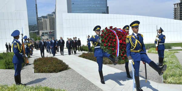 Rixard Raşin Zəfər parkında