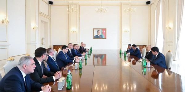 İlham Əliyev Slovakiya Milli Şurası sədrinin başçılıq etdiyi nümayəndə heyətini qəbul edib