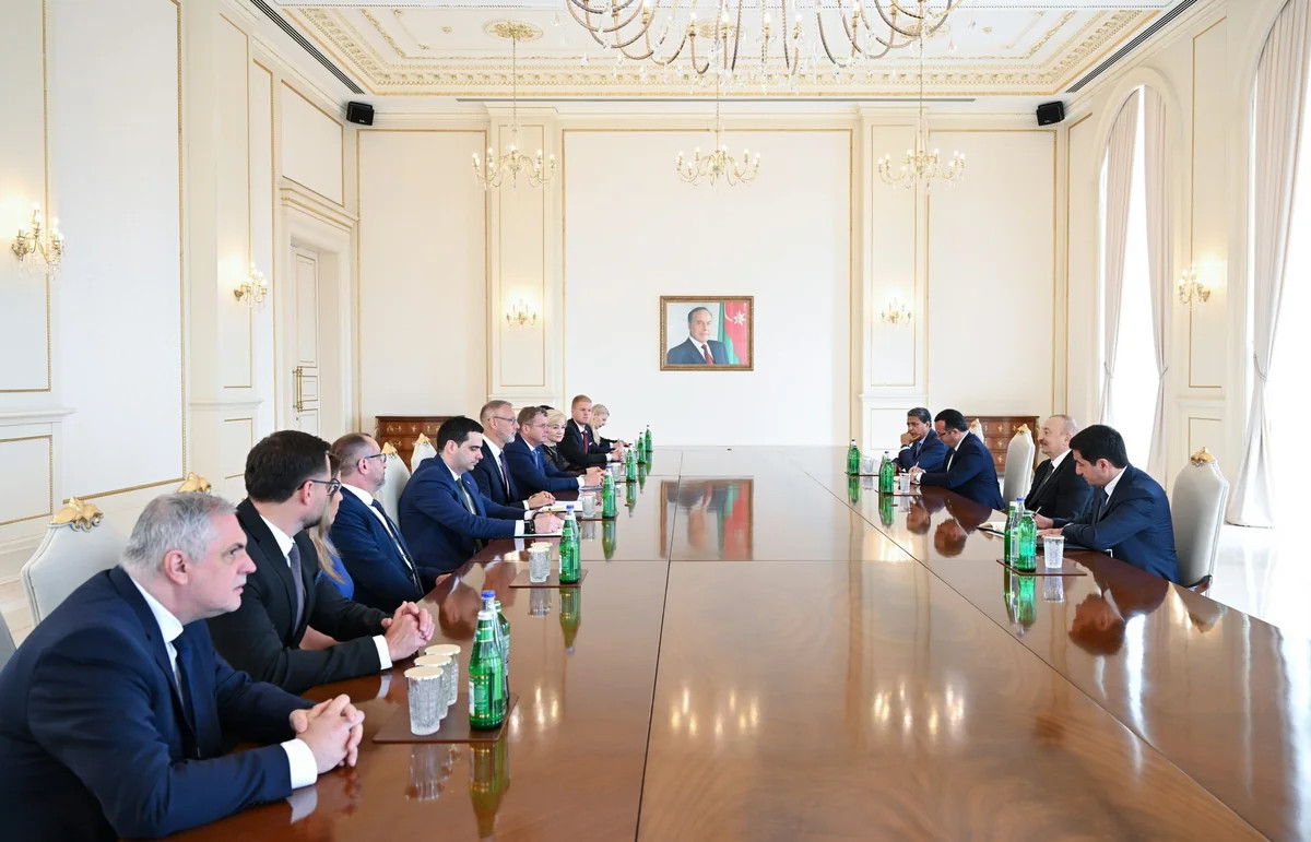İlham Əliyev Slovakiya Milli Şurası sədrinin başçılıq etdiyi nümayəndə heyətini qəbul edib