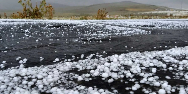 Laçın və Daşkəsənə dolu düşüb