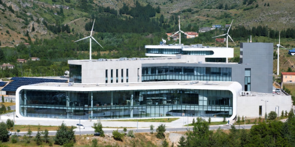 Qarabağda elmi mühit formalaşır -