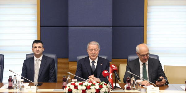 Hulusi Akar: NATO-nun  cənub sərhədlərinin təhlükəsizliyi Türkiyənin üzərinə düşür