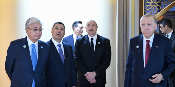 İlham Əliyev və TDT-nin qeyri-rəsmi Zirvə görüşünün digər iştirakçıları Türküstanda bir sıra mədəni məkanlarla tanış olublar