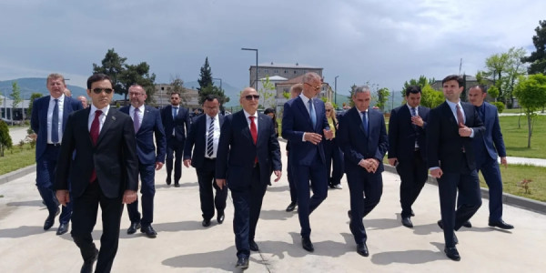 Rixard Raşi Şuşa, Xankəndi, Ağdam və Füzulidə olub