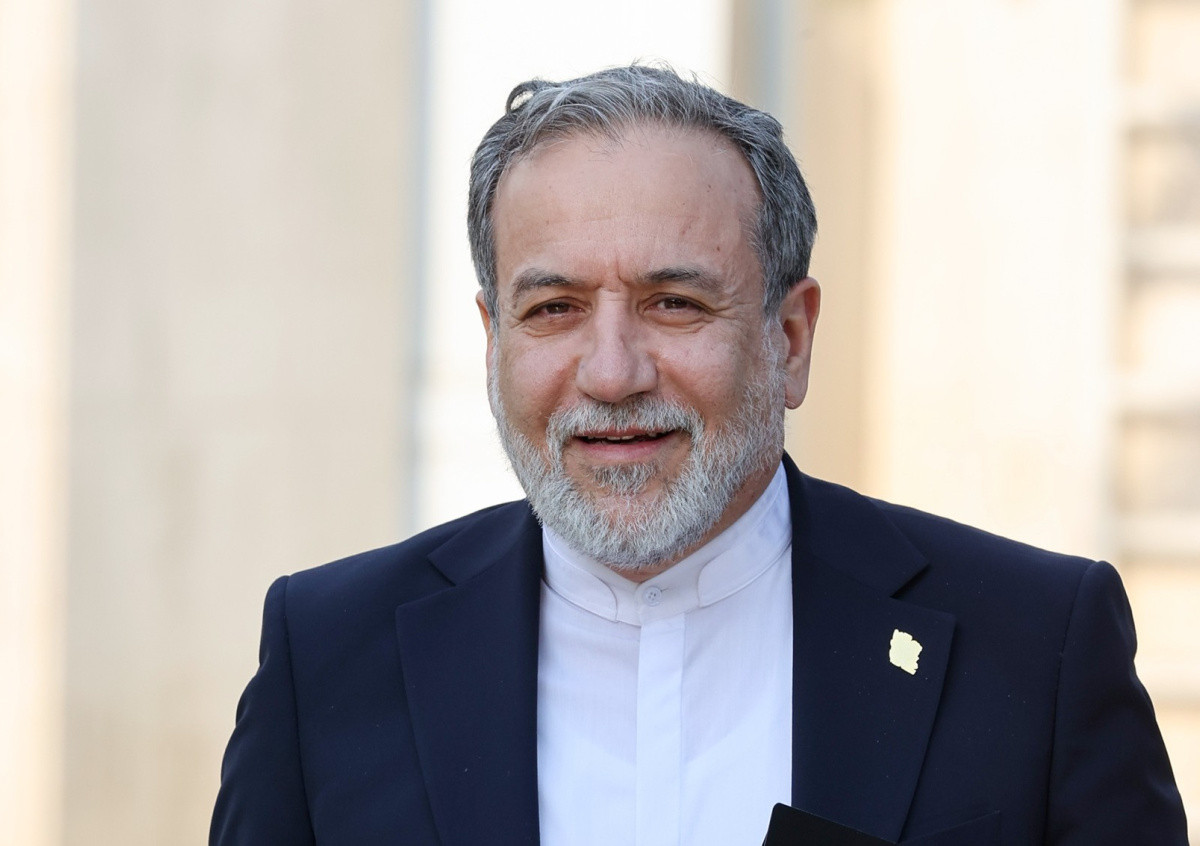 Əraqçı Trampın “səbirsizliyini” gülüşlə qarşıladı