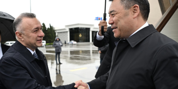 Qırğızıstan Prezidenti Sadır Japarov Azərbaycana səfər edib