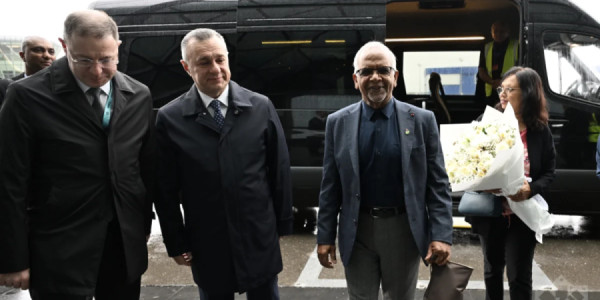 Mavriki Prezidenti Azərbaycana səfərə gəlib