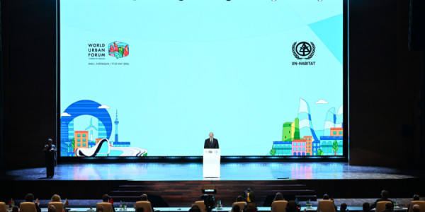 İlham Əliyev: Azərbaycanda şəhərsalmanın inkişafı sürətlə gedir