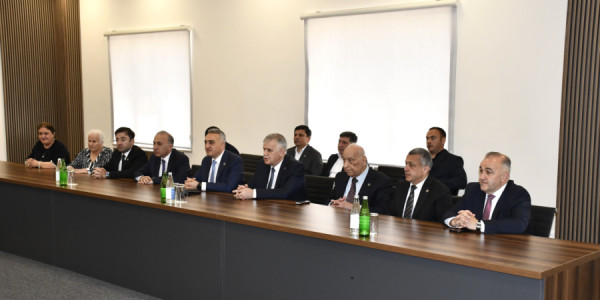 Vəkillər Kollegiyasının nümayəndə heyəti Qarabağ Universitetində olub