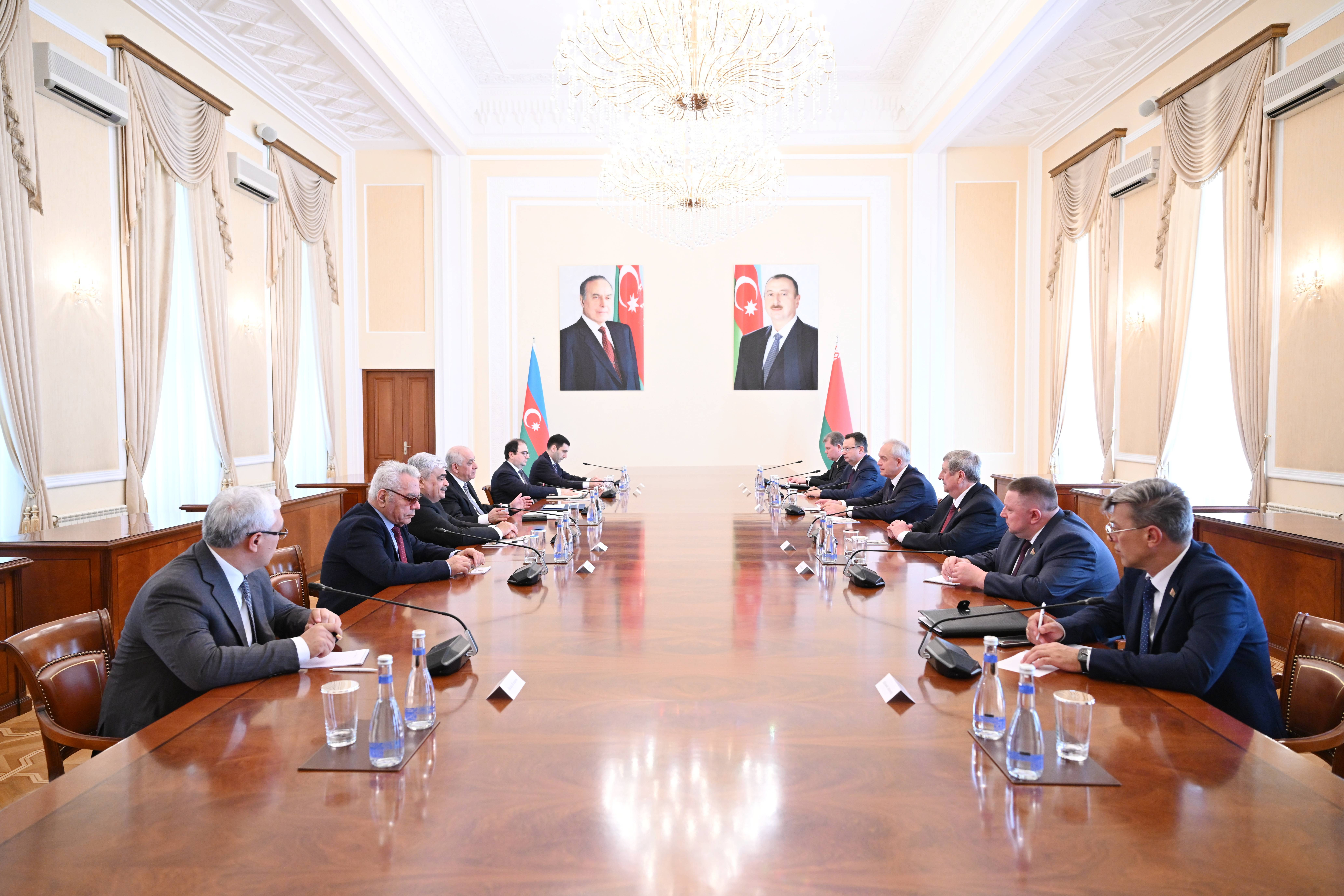 Əli Əsədov Belarus Milli Assambleyası Nümayəndələr Palatasının sədri ilə görüşüb