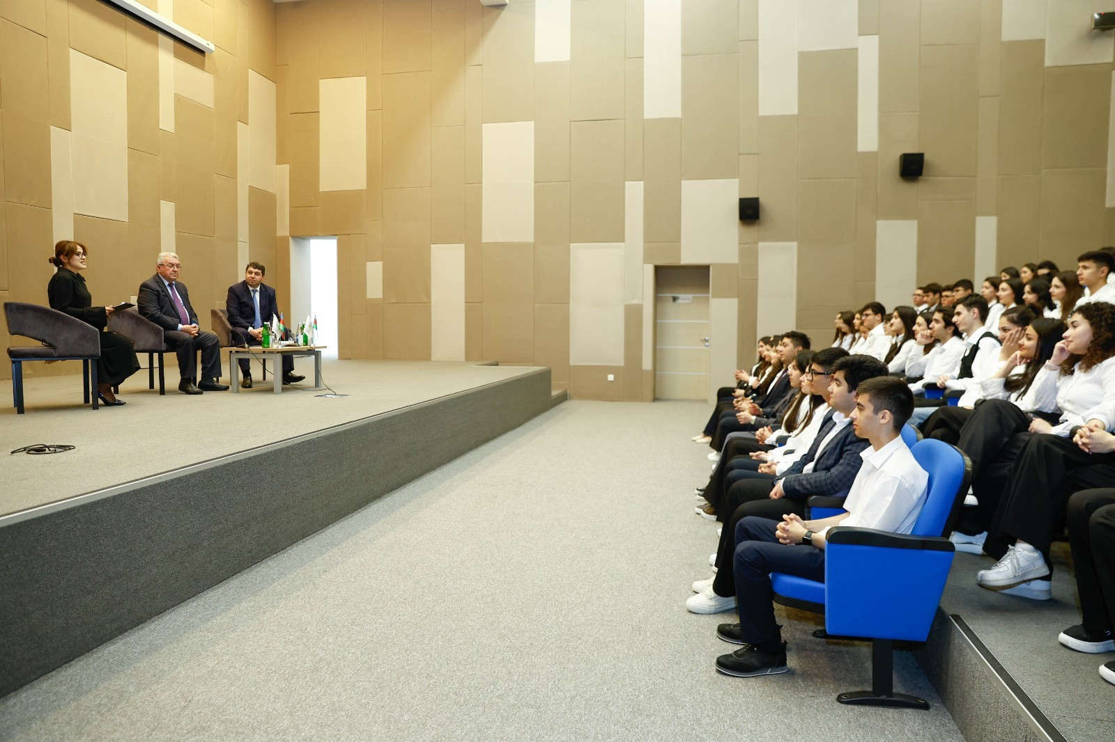 "Milli dəyərlər və müasir Azərbaycan gəncliyi" mövzusunda gənclərlə görüş keçirilib
