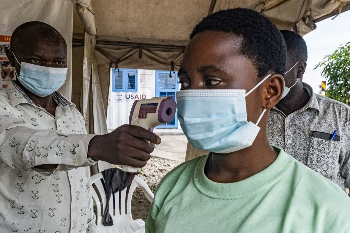 Dünyada ebola dəhşəti davam edir