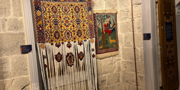 Azərbaycan xalçaları istanbullu sənətsevərlərə ən yeni texnologiya ilə təqdim olunur