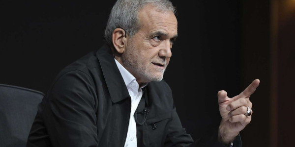Pezeşkian: Mövcud problemlər köhnə metodlarla həll edilə bilməz