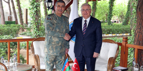 Müdafiə Nazirliyinin rəhbərliyi Türkiyəyə səfər edib