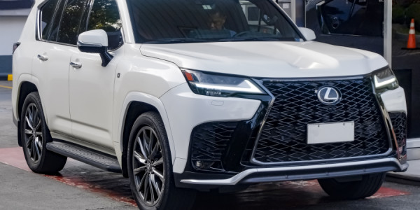 Bir il ərzində "Lexus"un satışı iki dəfə artıb