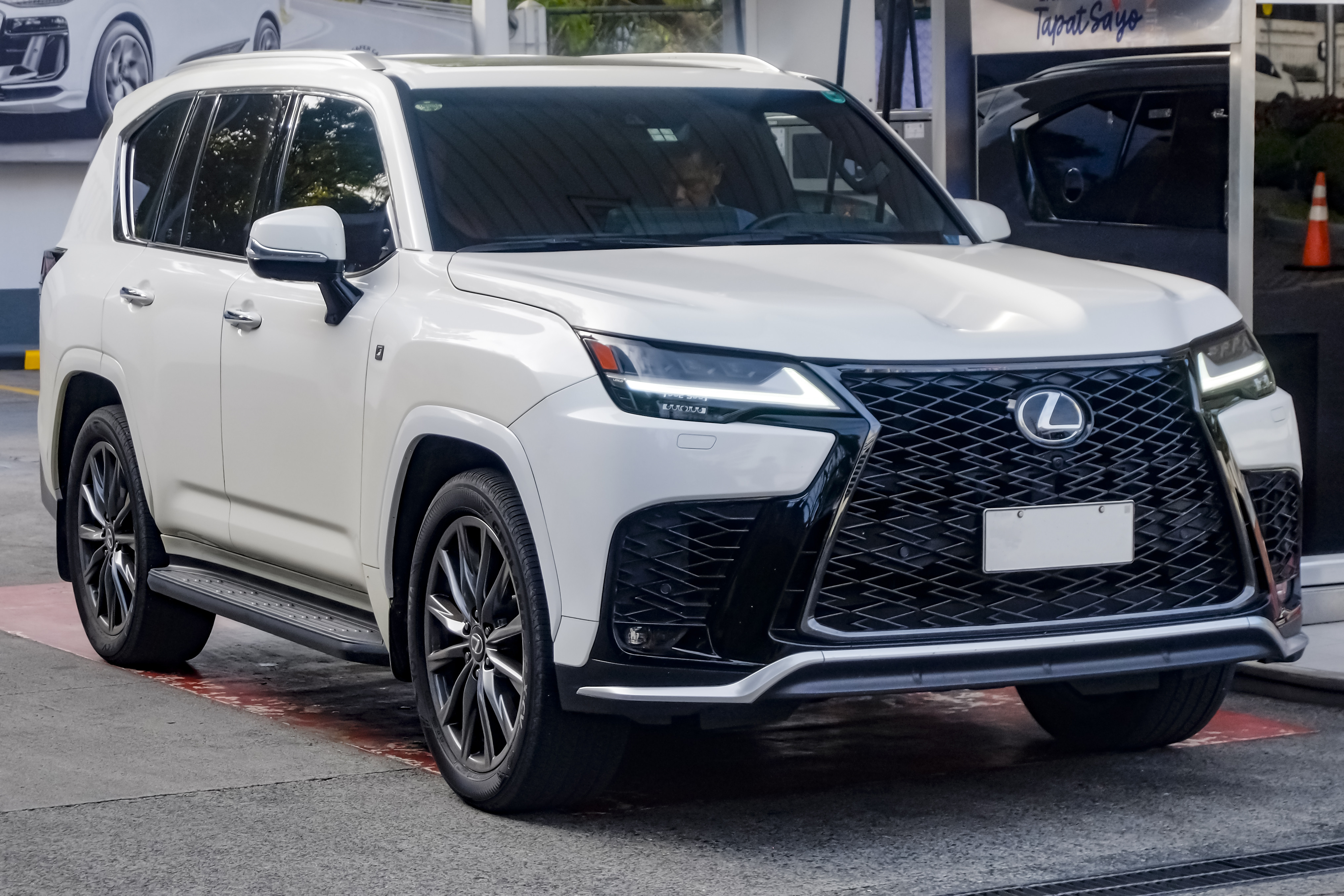 Bir il ərzində "Lexus"un satışı iki dəfə artıb